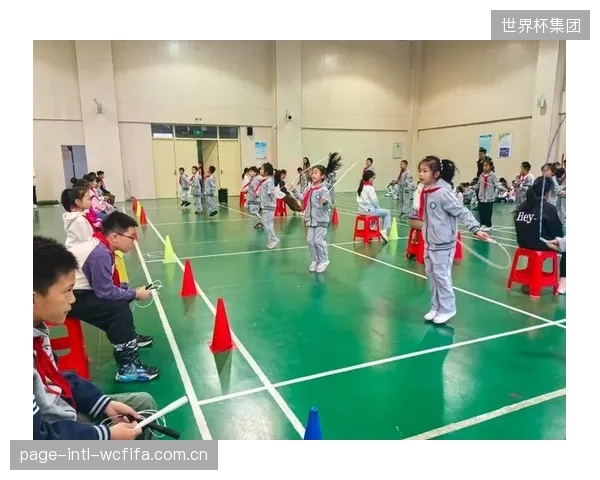 除了“孩子们纯真的笑脸”，我们究竟该用什么来客观评估一个体育公益项目的长期社会价值？